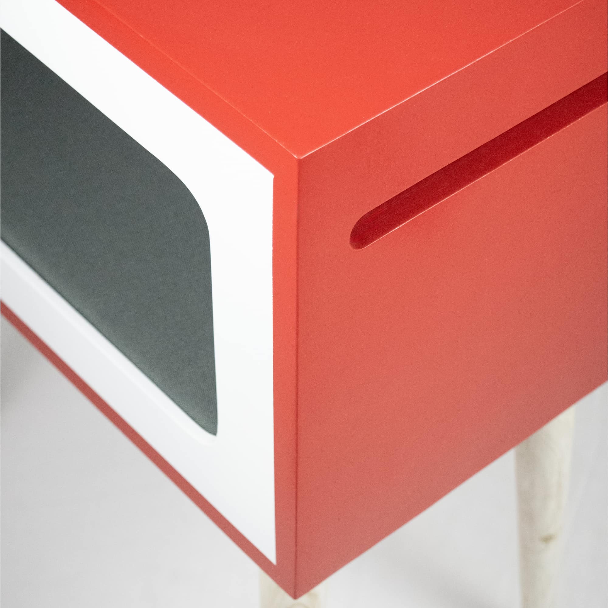 Telly Tall Side Table for Cats | Limited Edition